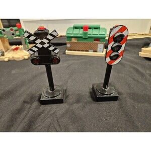 Brio Crossing Signal 33862 & Light Signal 33743